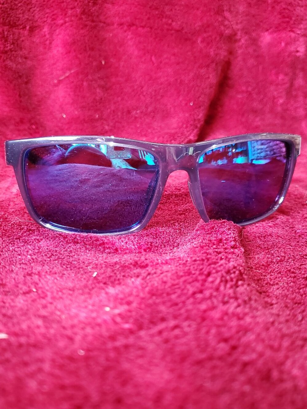 Dark Grey Polarized Sunglasses with Blue/Purple Lense Retail $60 Unbranded NEW